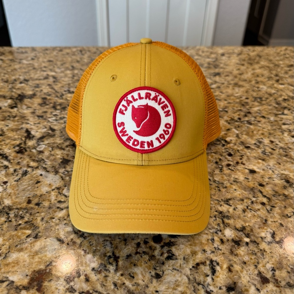 FJALLRAVEN 1960 LOGO LÅNGTRADARKEPS CAP HAT YELLOW S/M